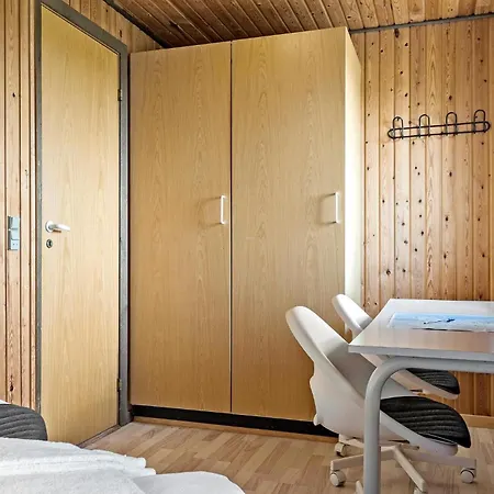 2 Bedroom In Prázdninový dům Hvide Sande
